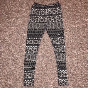 Pink Republic black and white leggings M